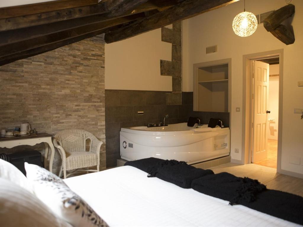 Akla Hotel Palacio Torre De Ruesga Calseca Екстер'єр фото